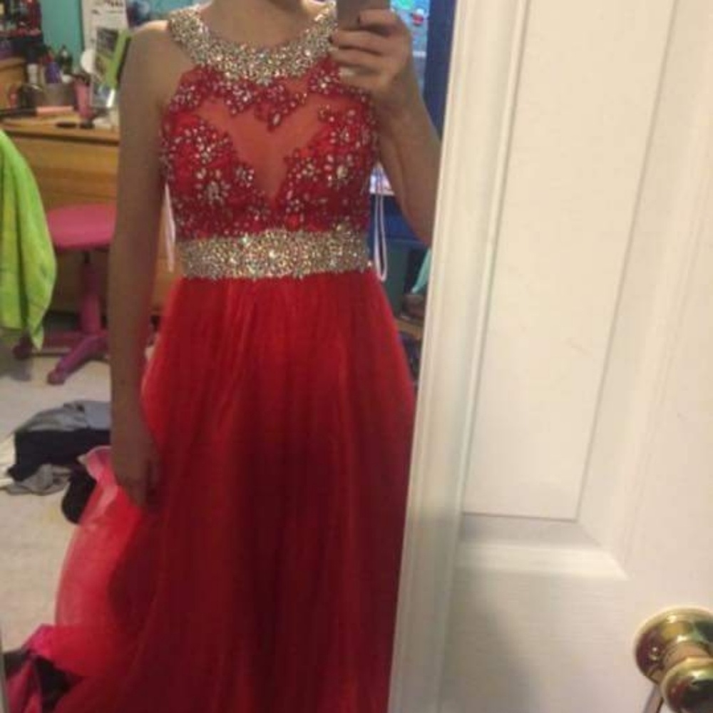 Prom dress - Picture 2 of 3